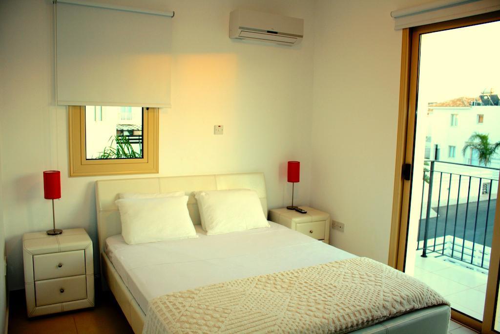 Palm Tree Villas Protaras Rum bild